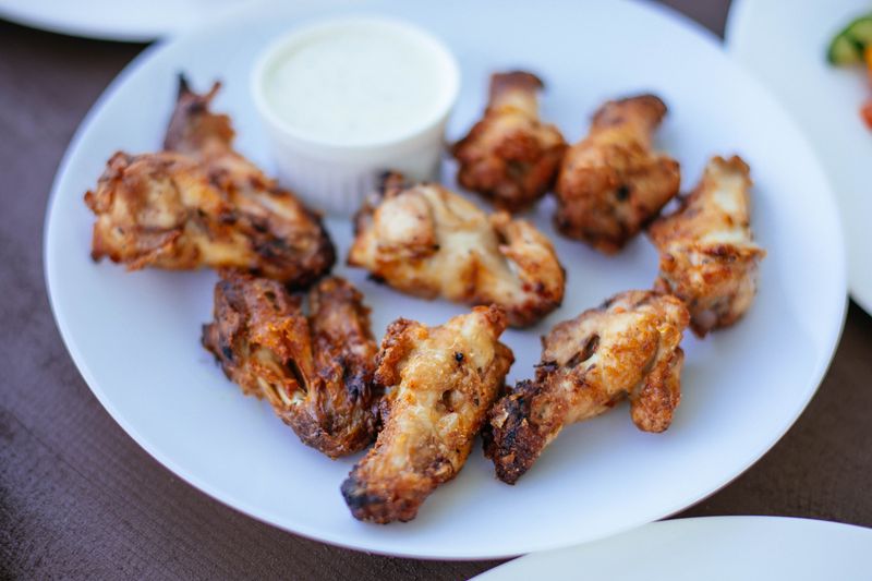Wing Snob special promotions and deals on bold wings